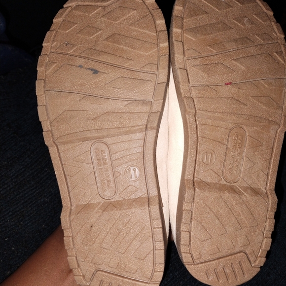 Mary-Jane Ivory Colored Shoes for Toddler Girls Old Navy Youth 11. Tan suede - Picture 7 of 7